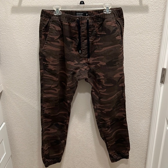 Cotton On Other - Cotton On - Camo Cuffed Chino Joggers - Slim Fit - Size 34